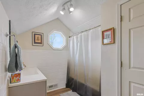 302 W Sylvester St, Christopher, IL 62822 photo 22