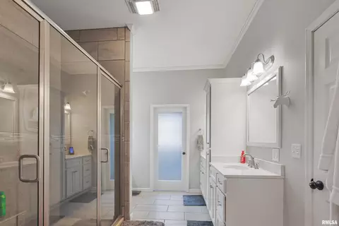302 W Sylvester St, Christopher, IL 62822 photo 18