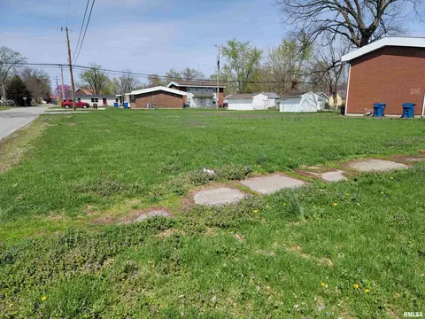 00 E 3rd St, Flora, IL 62839 photo 2