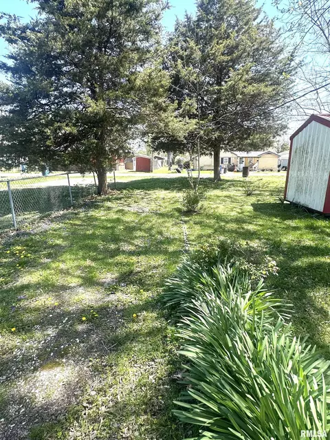 1305 S Maple St, Centralia, IL 62801 photo 12