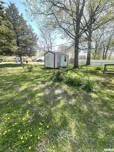 1305 S Maple St, Centralia, IL 62801 photo 13