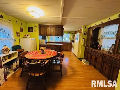 1305 S Maple St, Centralia, IL 62801 photo 5