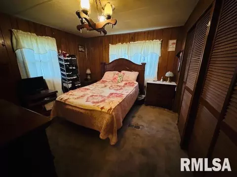 1305 S Maple St, Centralia, IL 62801 photo 10