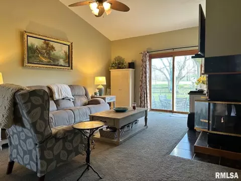 3 Suburban Dr, Murphysboro, IL 62966 photo 6
