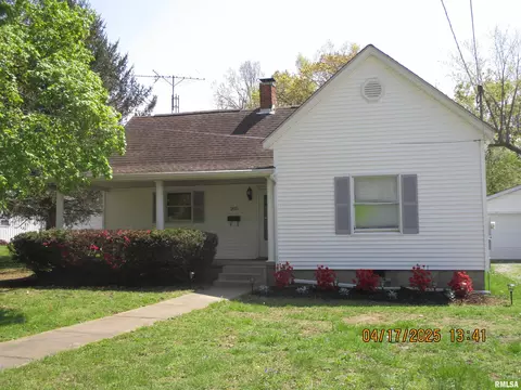 205 Texas St, Carterville, IL 62918