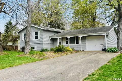 1001 S Emerald Ln, Carbondale, IL 62901