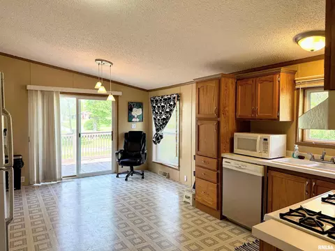 15079 E Gibson Rd, Mount Vernon, IL 62864 photo 10