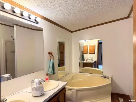 15079 E Gibson Rd, Mount Vernon, IL 62864 photo 17