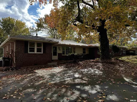 607 S Dixon Ave, Carbondale, IL 62901