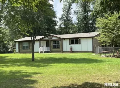 1035 Bethel Creek Rd, Raleigh, IL 62977