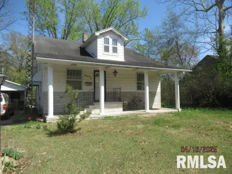 904 S Commercial St, Benton, IL 62812