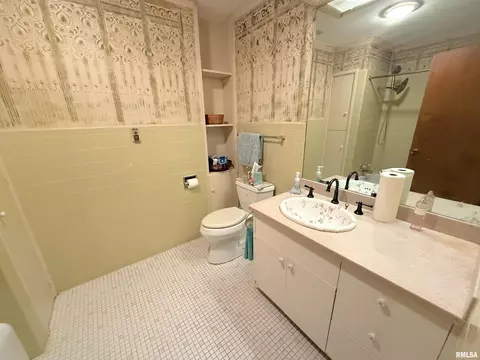 206 Fox Creek Rd, Flora, IL 62839 photo 17
