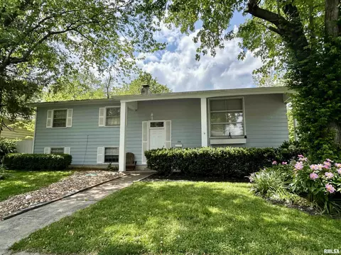 300 S Eason Dr, Carbondale, IL 62901