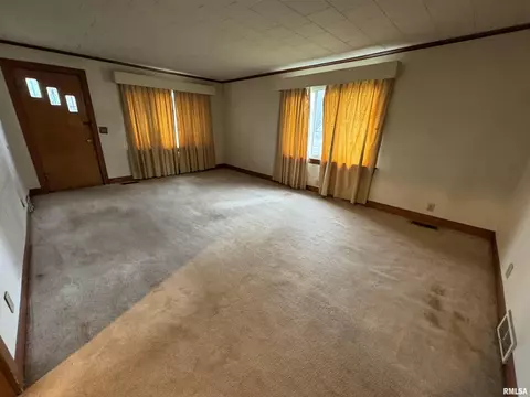 809 W Chestnut St, Marion, IL 62959 photo 7
