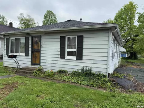 809 W Chestnut St, Marion, IL 62959 photo 2
