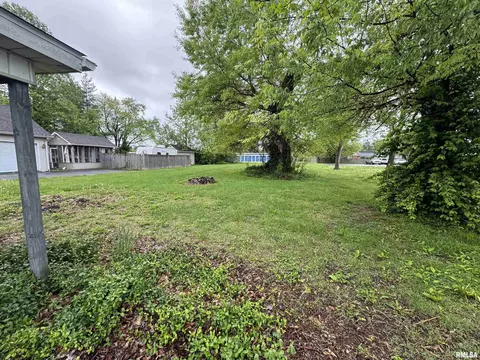 809 W Chestnut St, Marion, IL 62959 photo 17