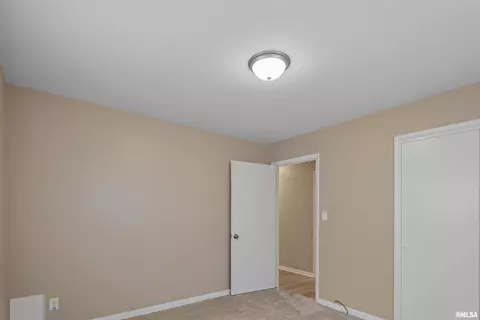 1813 Smith St, Eldorado, IL 62930 photo 13