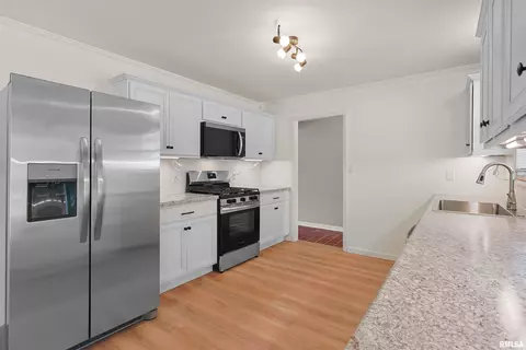 1813 Smith St, Eldorado, IL 62930 photo 5