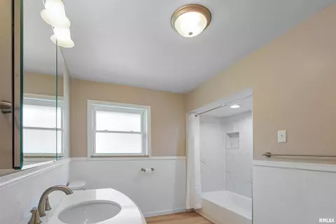 1813 Smith St, Eldorado, IL 62930 photo 11