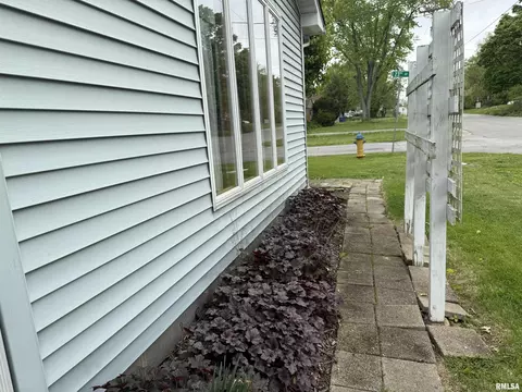 600 S 23rd St, Mount Vernon, IL 62864 photo 3