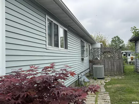 600 S 23rd St, Mount Vernon, IL 62864 photo 4
