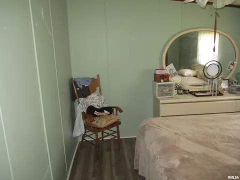 911 N Buchanan St, Benton, IL 62812 photo 12
