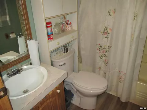 911 N Buchanan St, Benton, IL 62812 photo 14