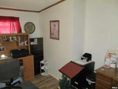 911 N Buchanan St, Benton, IL 62812 photo 11