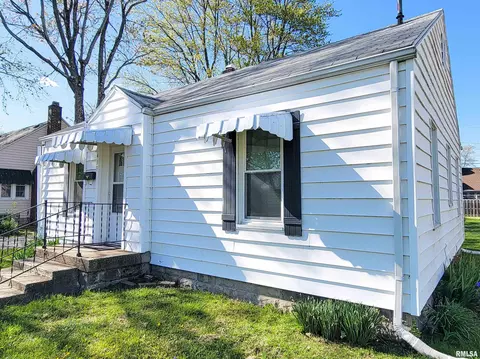 439 Fair Ave, Flora, IL 62839 photo 4