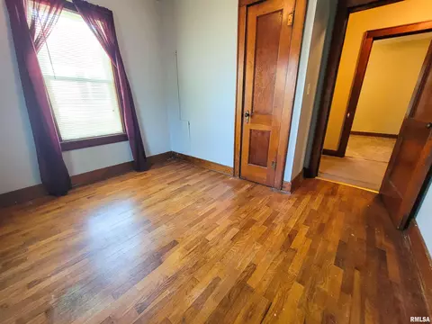 439 Fair Ave, Flora, IL 62839 photo 31