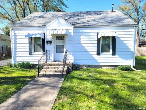 439 Fair Ave, Flora, IL 62839 photo 5