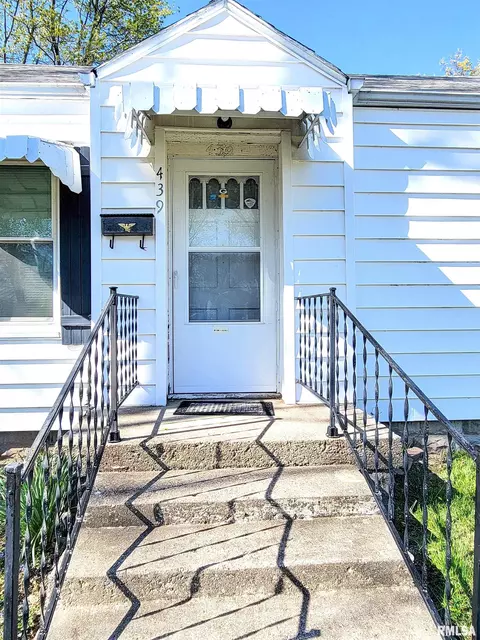 439 Fair Ave, Flora, IL 62839 photo 6
