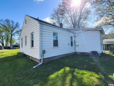 439 Fair Ave, Flora, IL 62839 photo 47
