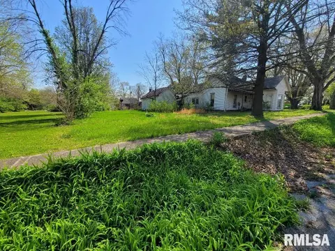 425 W Washington St, Dix, IL 62830 photo 2