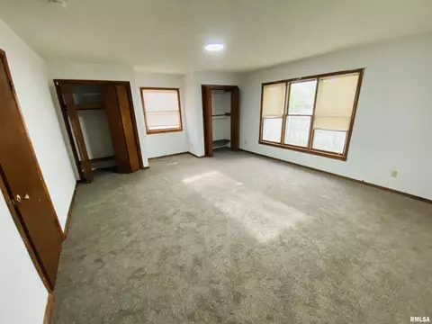 605 N Cedar St, Sandoval, IL 62882 photo 8