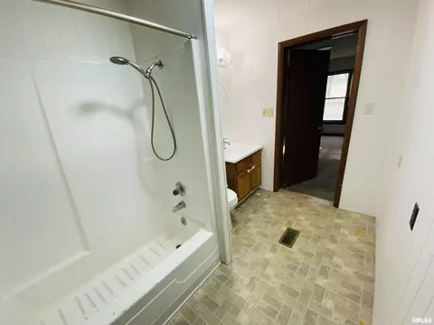 605 N Cedar St, Sandoval, IL 62882 photo 12