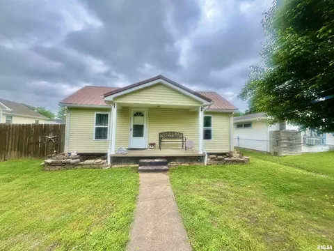1812 Baynes St, Metropolis, IL 62960