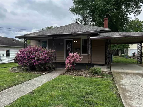 113 S 9th St, Benton, IL 62812 photo 1