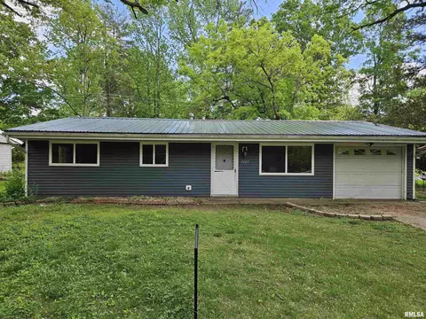 1027 W Laurel St, Carbondale, IL 62901