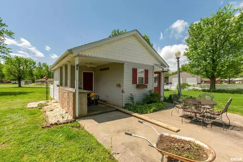 24 Karen Dr, Christopher, IL 62822 photo 33