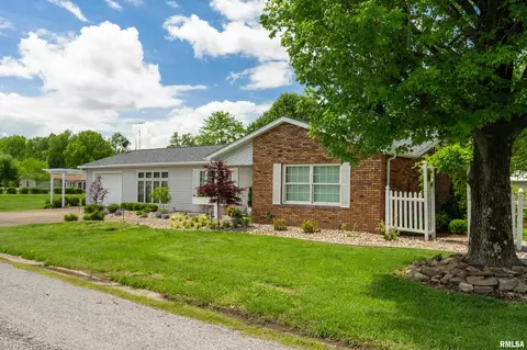 24 Karen Dr, Christopher, IL 62822 photo 4