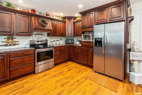 24 Karen Dr, Christopher, IL 62822 photo 12