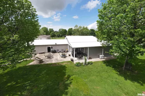 24 Karen Dr, Christopher, IL 62822 photo 36