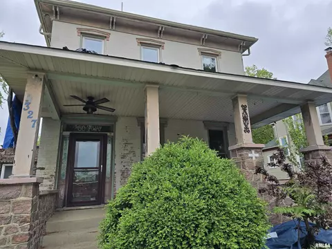 327 N 3rd St, Greenville, IL 62246