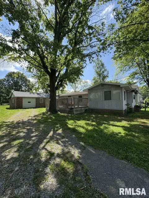 406 Church St, Christopher, IL 62822 photo 23