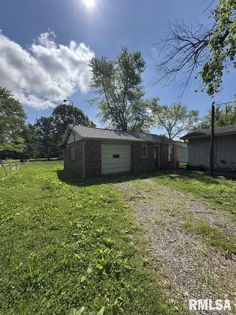 406 Church St, Christopher, IL 62822 photo 17