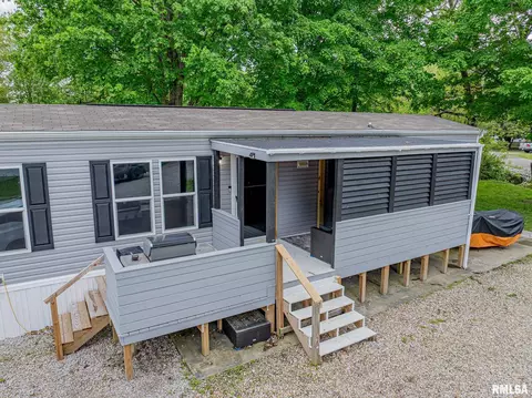 1541 Knight St, Centralia, IL 62801
