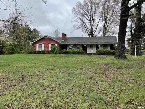 732 N Mill St, Carrier Mills, IL 62917
