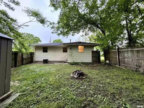 104 W Maple St, Cobden, IL 62920 photo 26