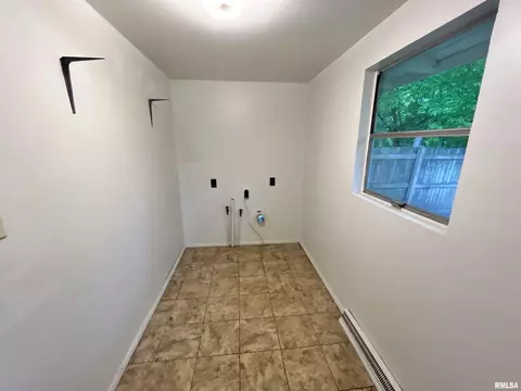 104 W Maple St, Cobden, IL 62920 photo 14
